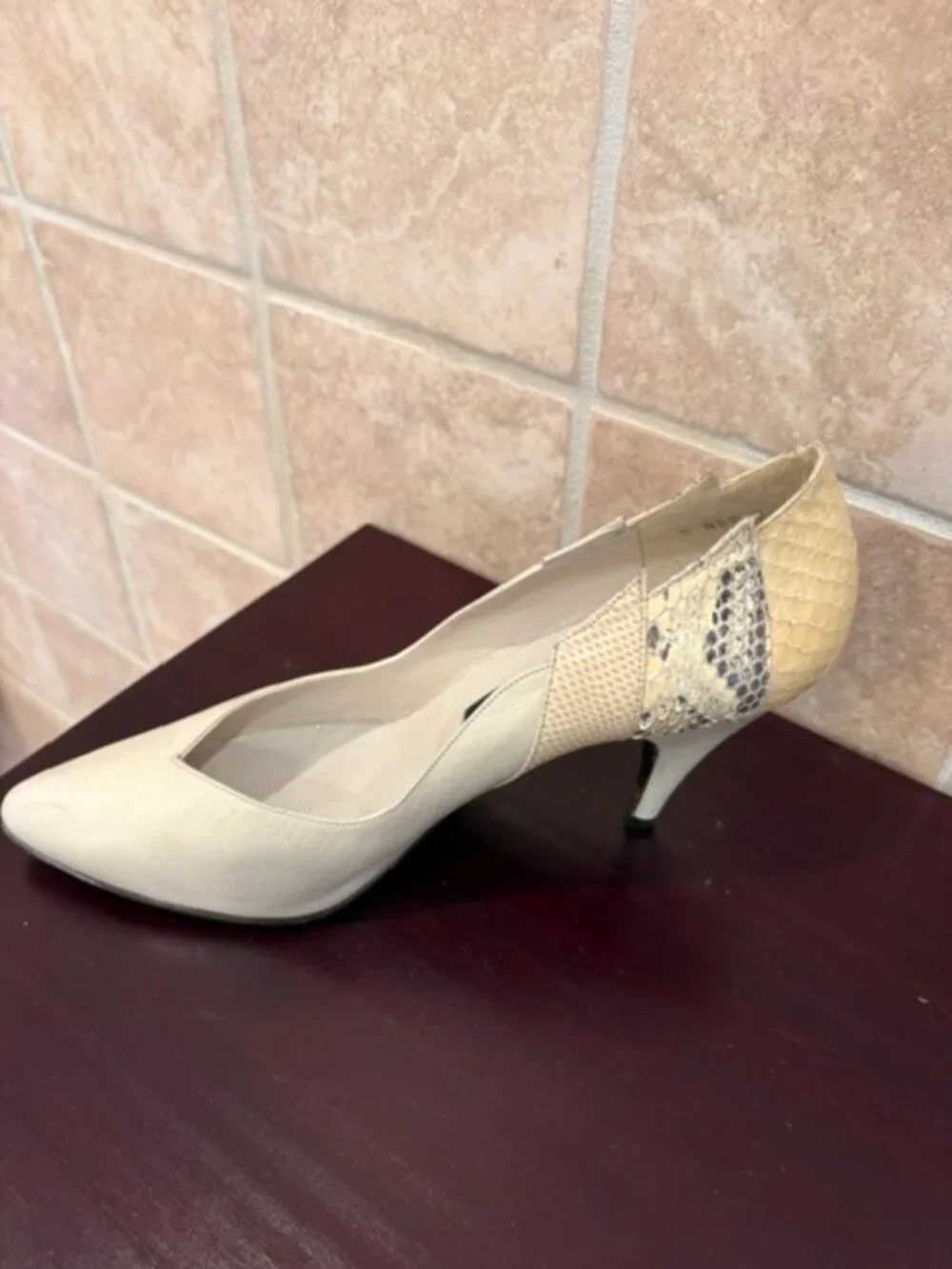 Stuart Weitzman vintage off